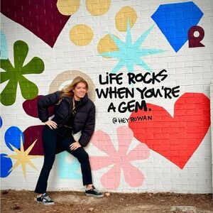 Meet your Posher, Laura